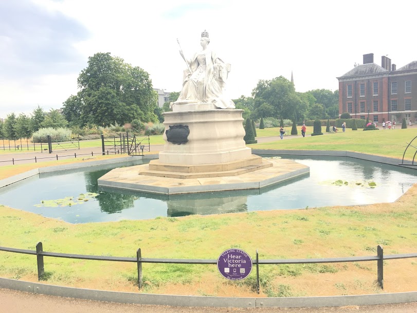 Hyde Park, Victoria Statue, London, UK
