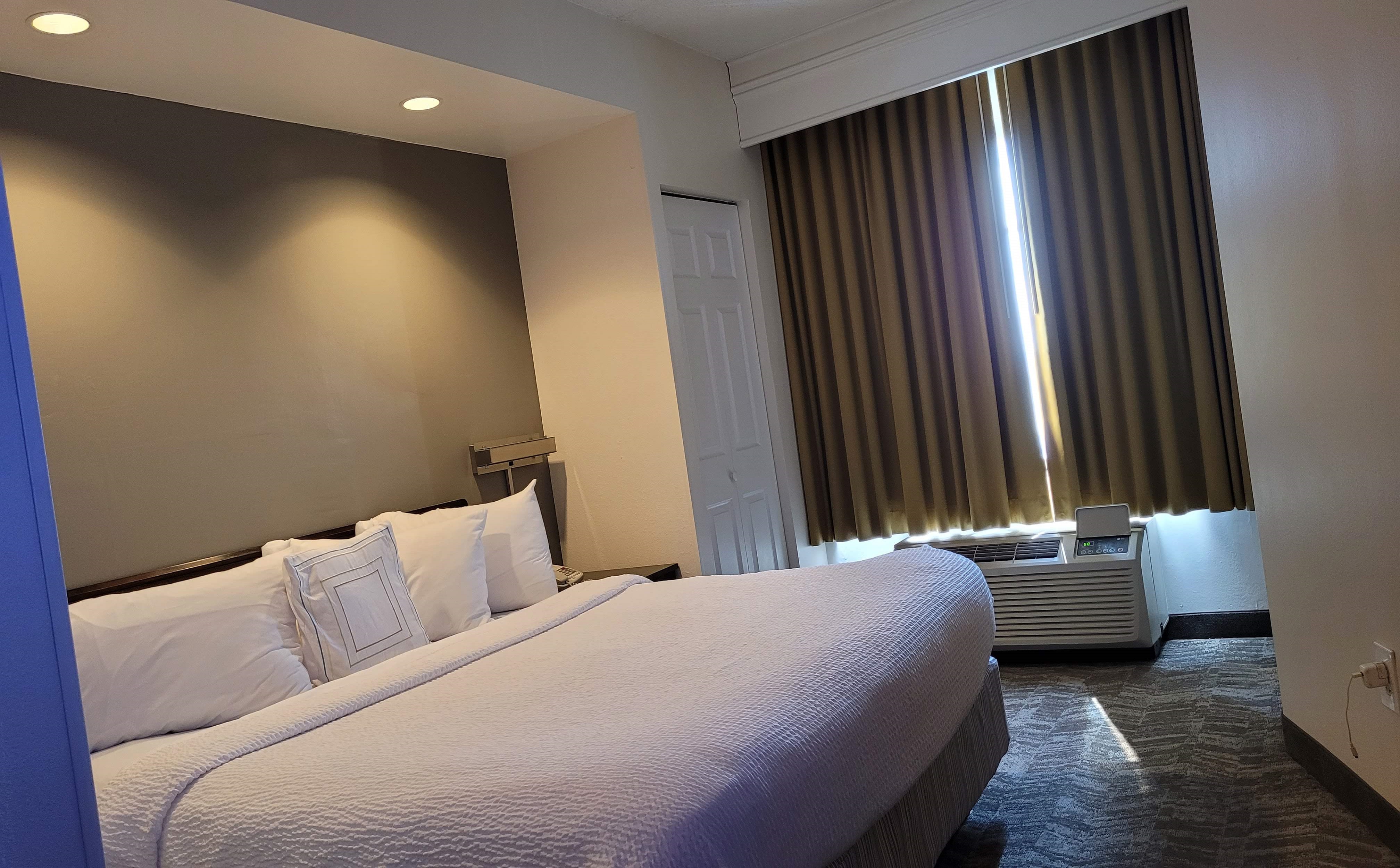 All-suite hotel springhill newark airport