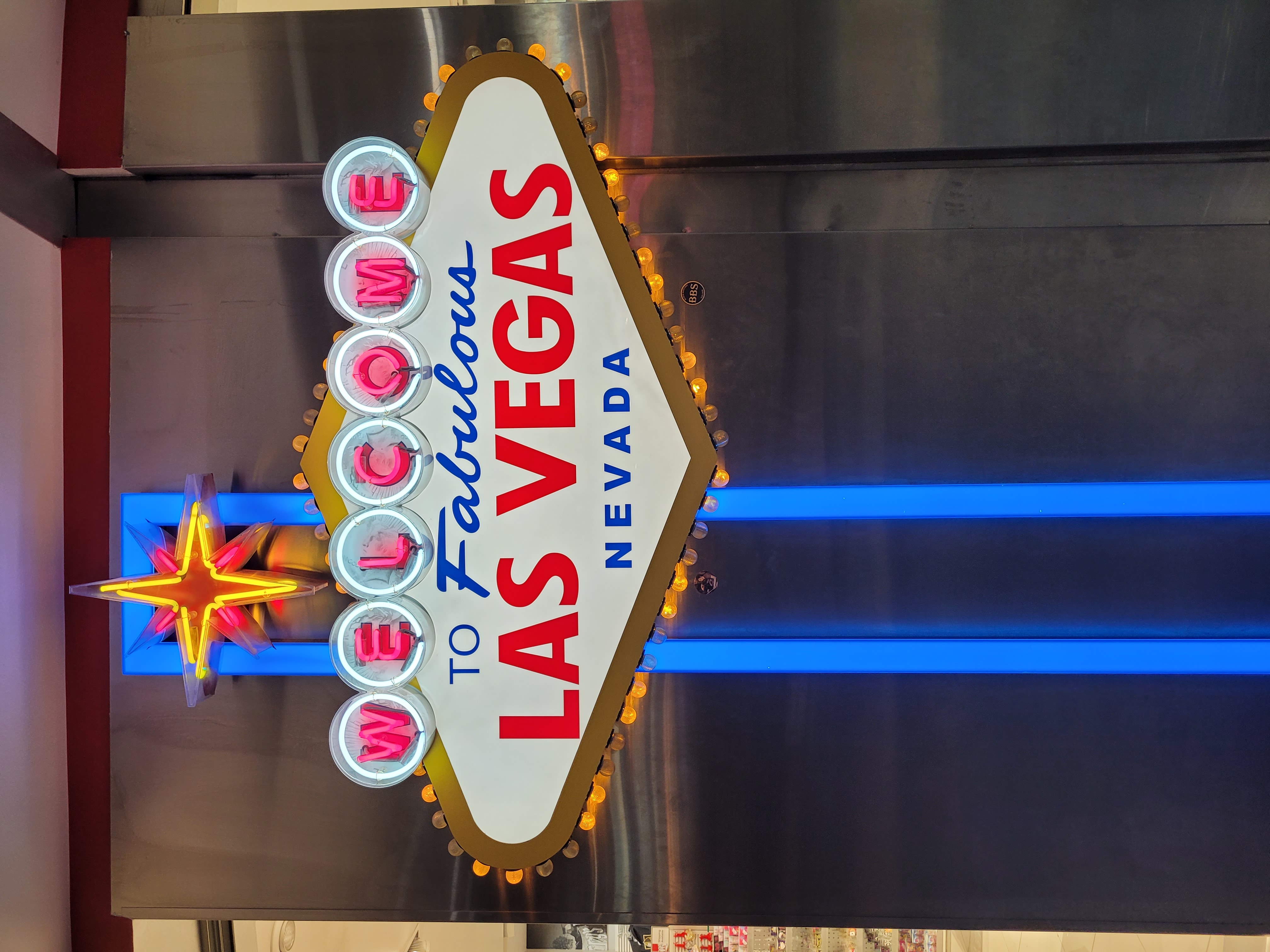 visit S Las Vegas Blvd Welcome Sign - travel addict hack