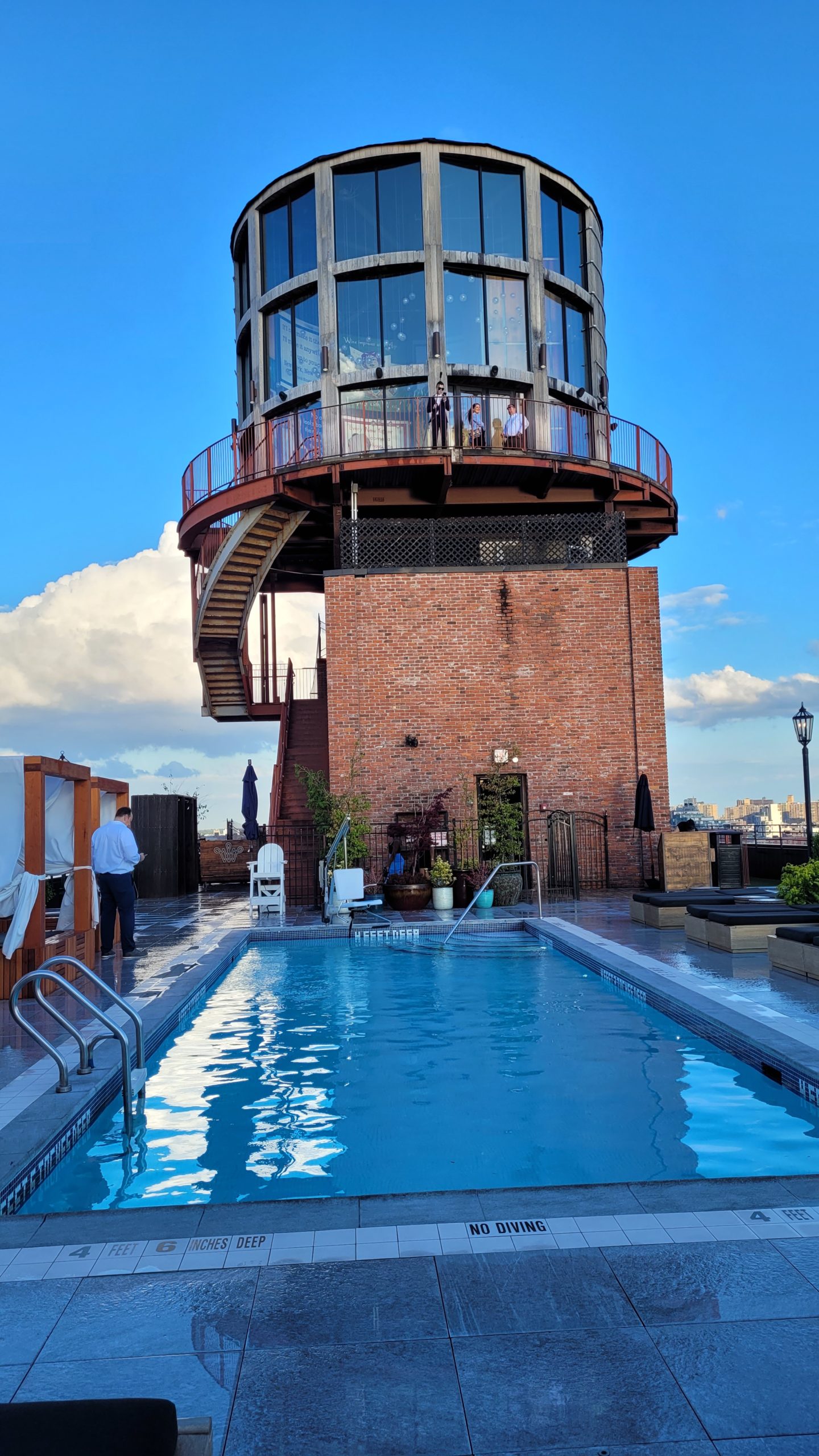The-Water-Tower-Bar.-The-williamsburg-hotel-brooklyn